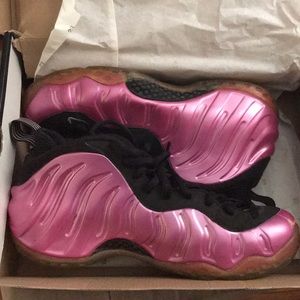 Nike Foam Posit Breast Cancer Pink